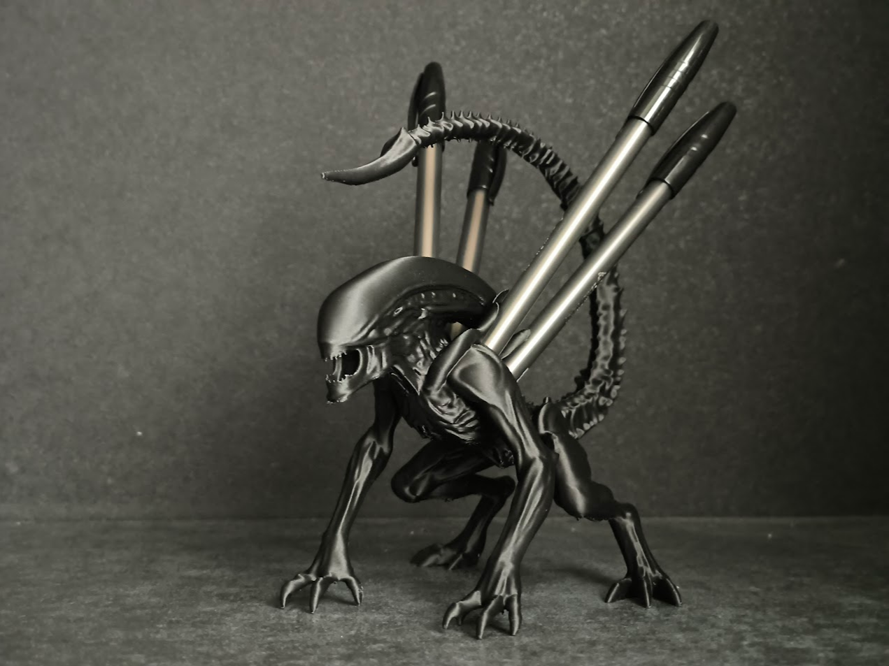 pen Figurine Alien porte-stylo – Image 1