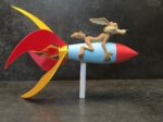 Figurine Coyote Fusée - Éolienne – Image 3