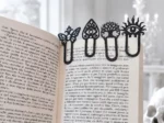 Lot de quatre marque-pages gothiques